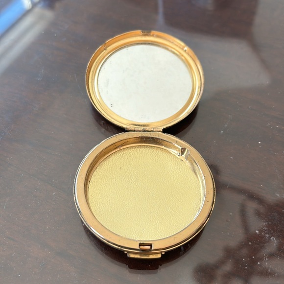 Vintage gold compact mirror - Picture 4 of 7